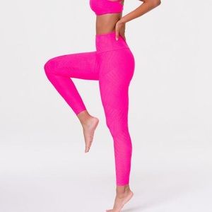 NWT neon Pink textured leggings